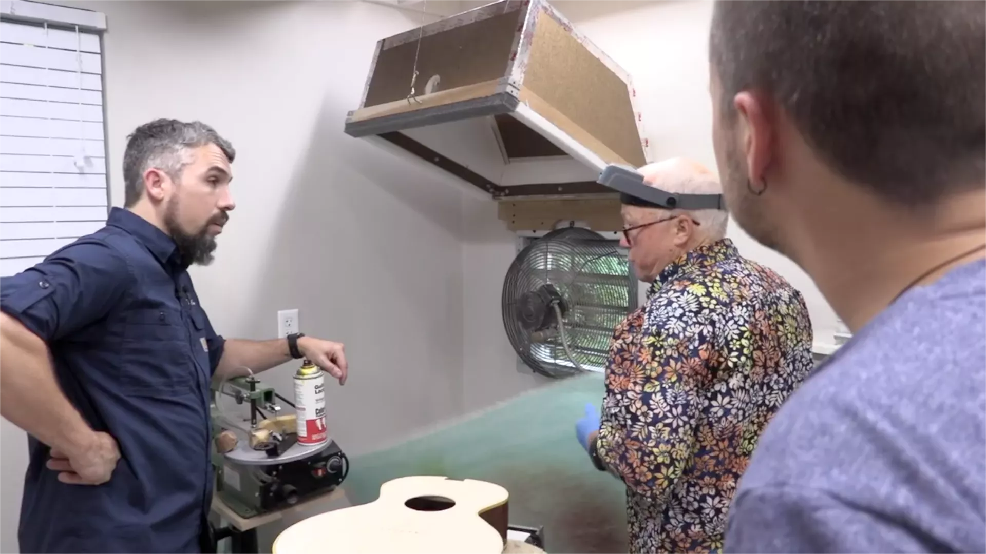 Dan habla sobre la seguridad y la logística de la pulverización