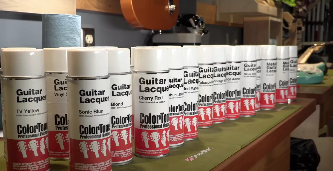 Laca en tono de color