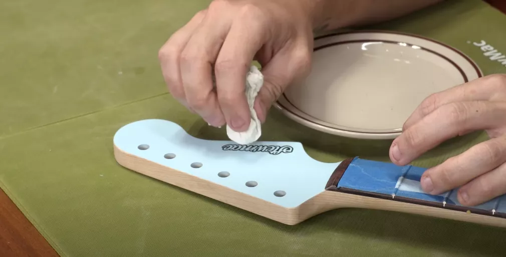 Aplicación de la calcomanía a la pala