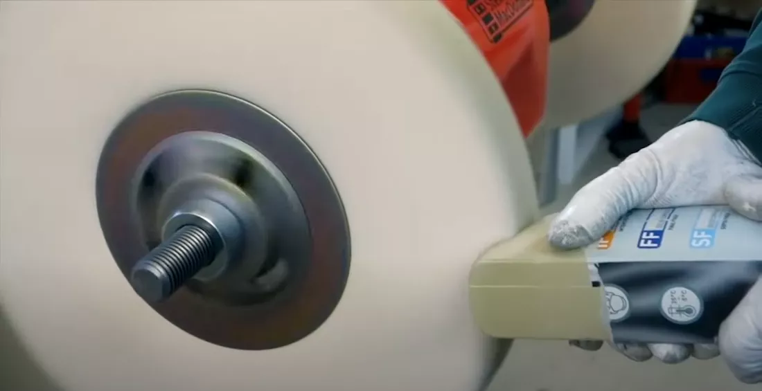 Compuesto de pulido en seco con eje