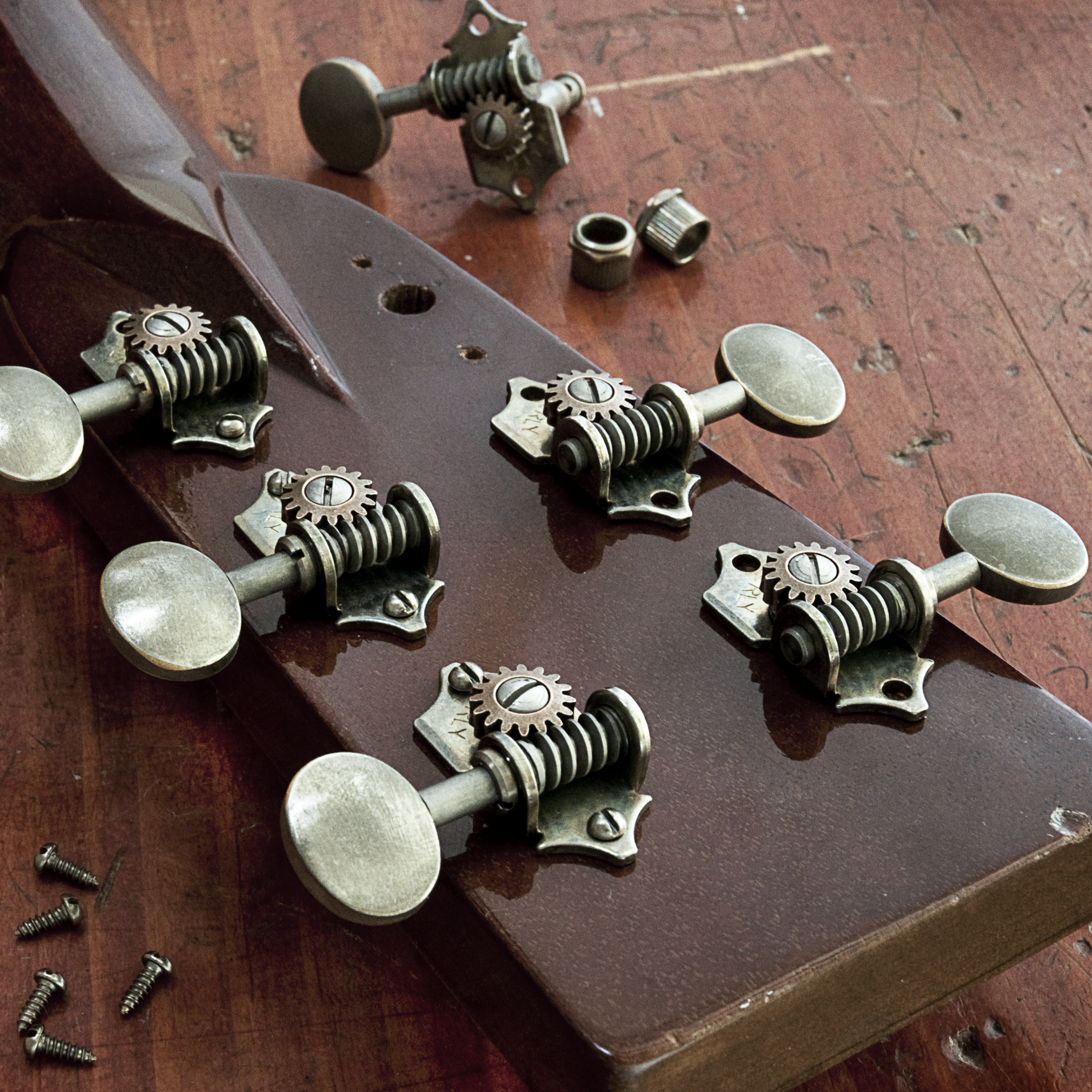 Clavijas de afinación Waverly con perillas vintage ovaladas para palas macizas