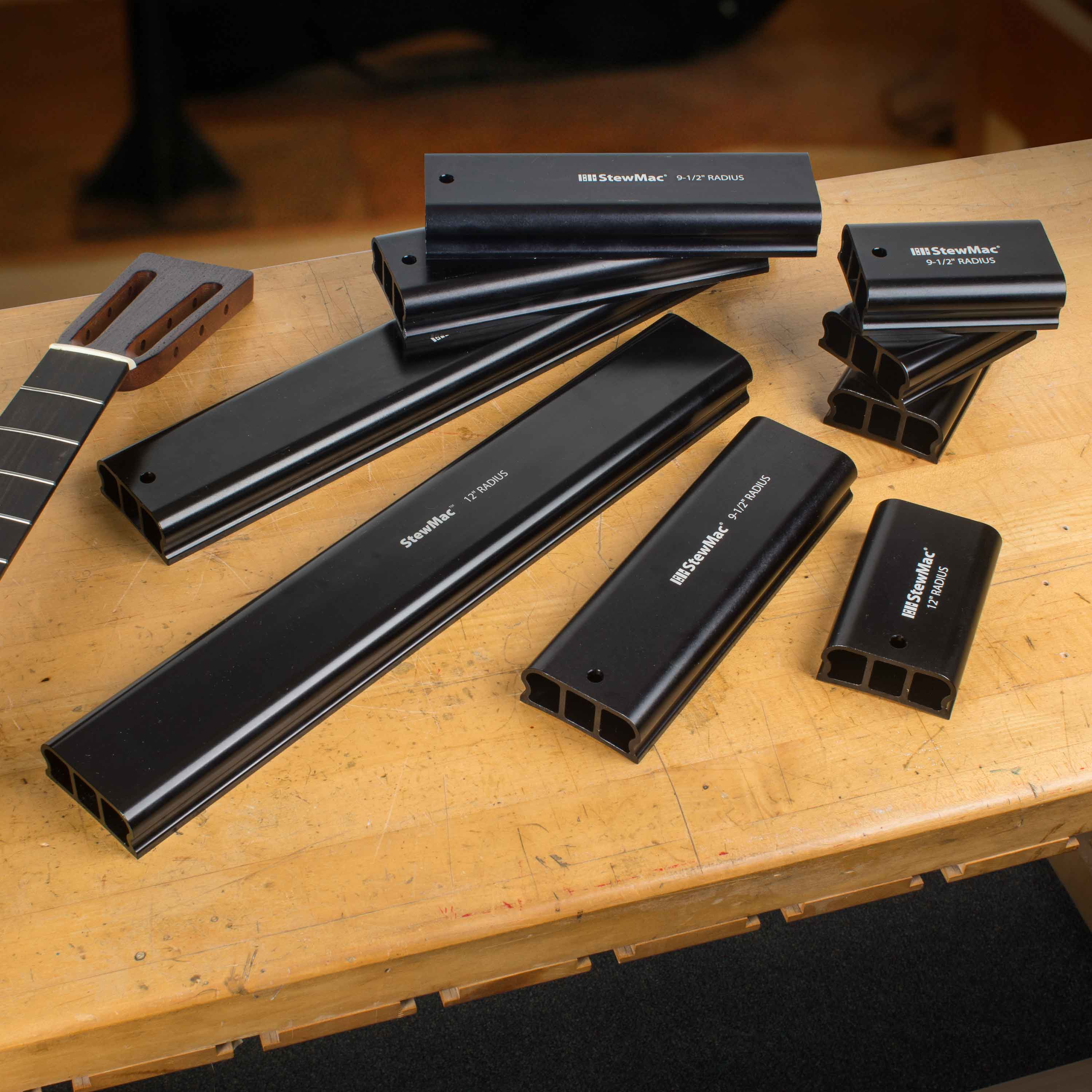 Taco de lijado con radio de aluminio, 18" de largo Taco de lijado con radio de aluminio, 18" de largo