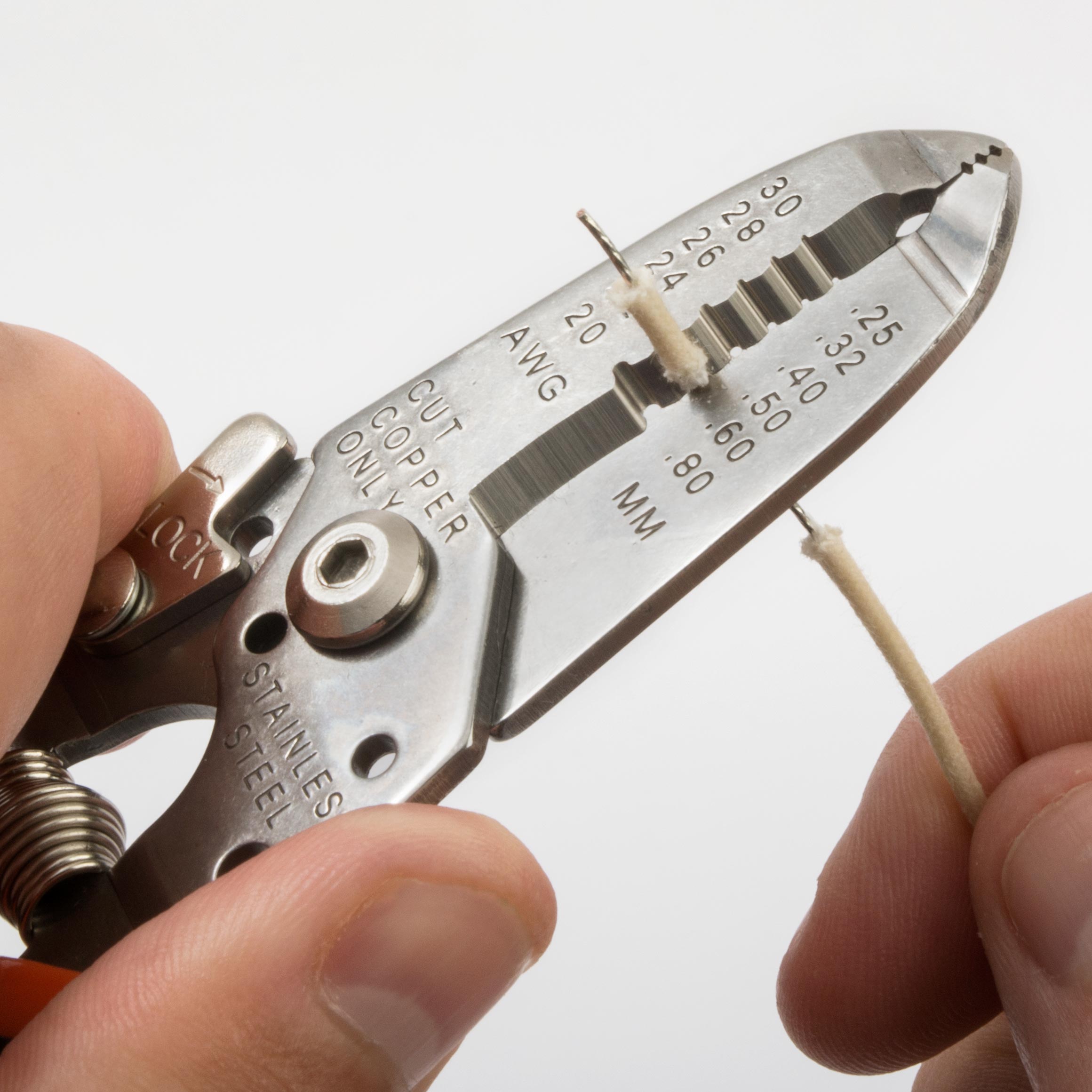 Pelador de alambre de calibre fino