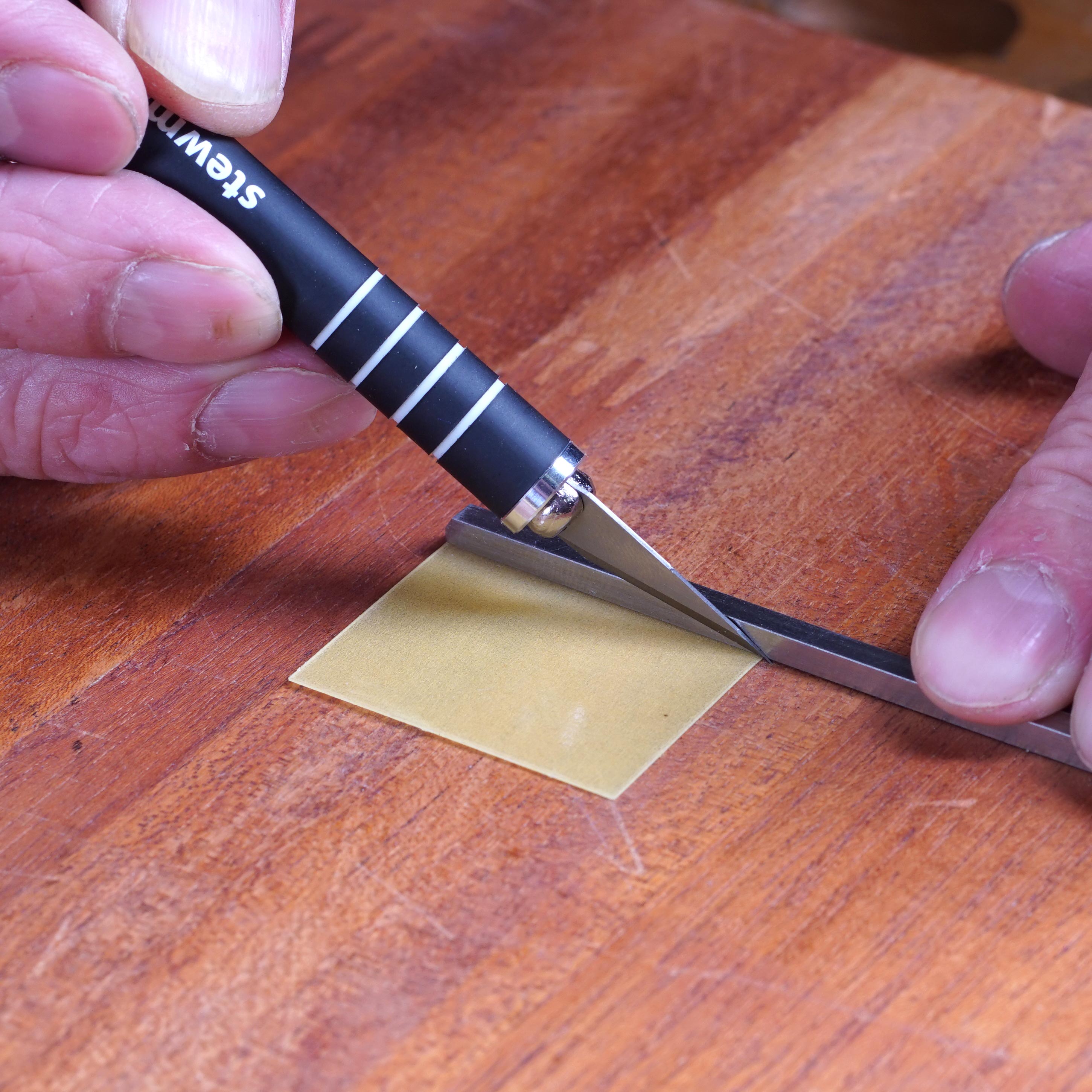 Pulidor de trastes Understring (bajo la cuerda)