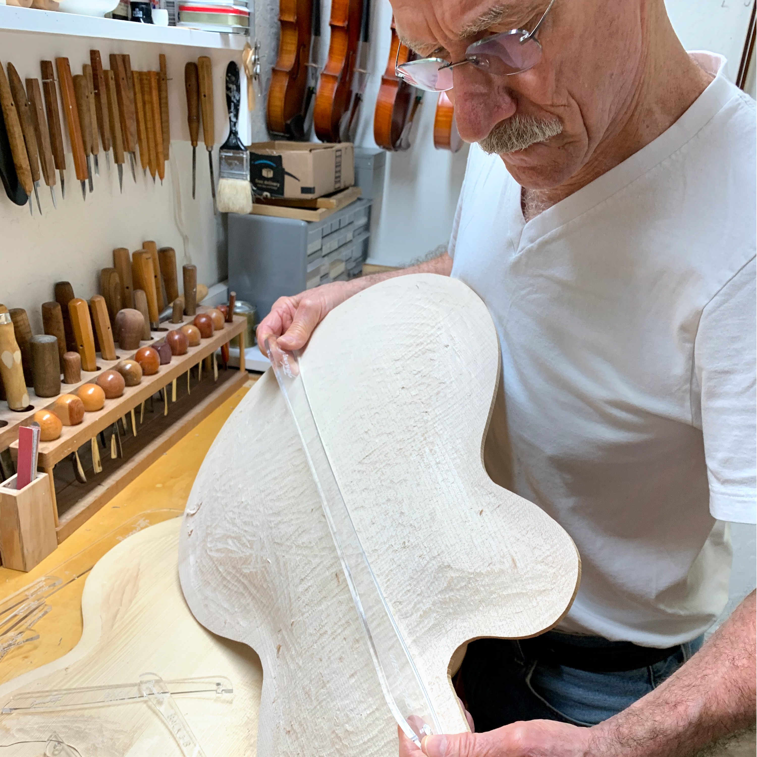 Plantillas de guitarra con arco Benedetto