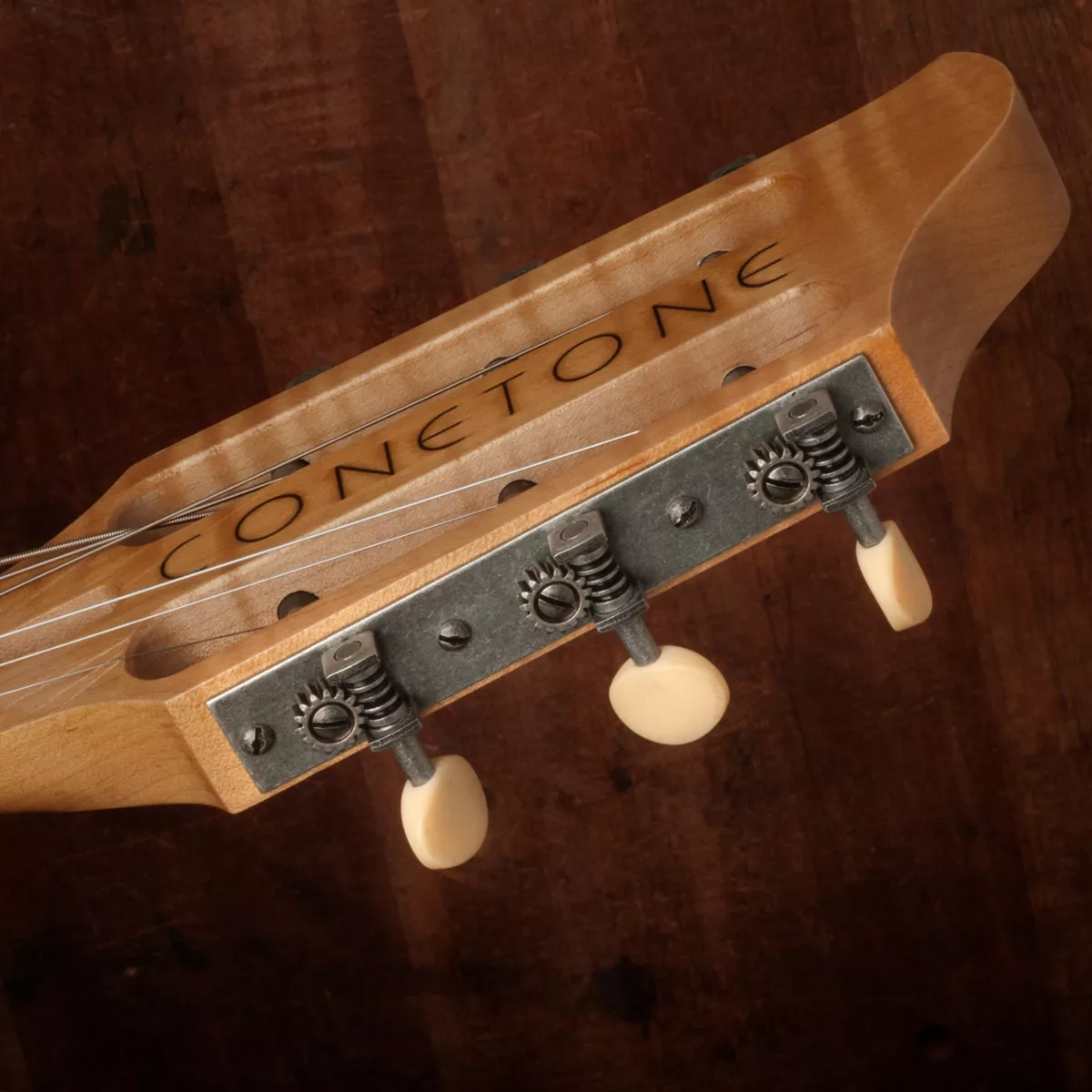 Golden Age Sintonizadores de restauración para guitarra de cabeza de estribo tragamonedas - Extremo cuadrado Golden Age Sintonizadores de restauración para guitarra de cabeza de estribo tragamonedas - Extremo cuadrado