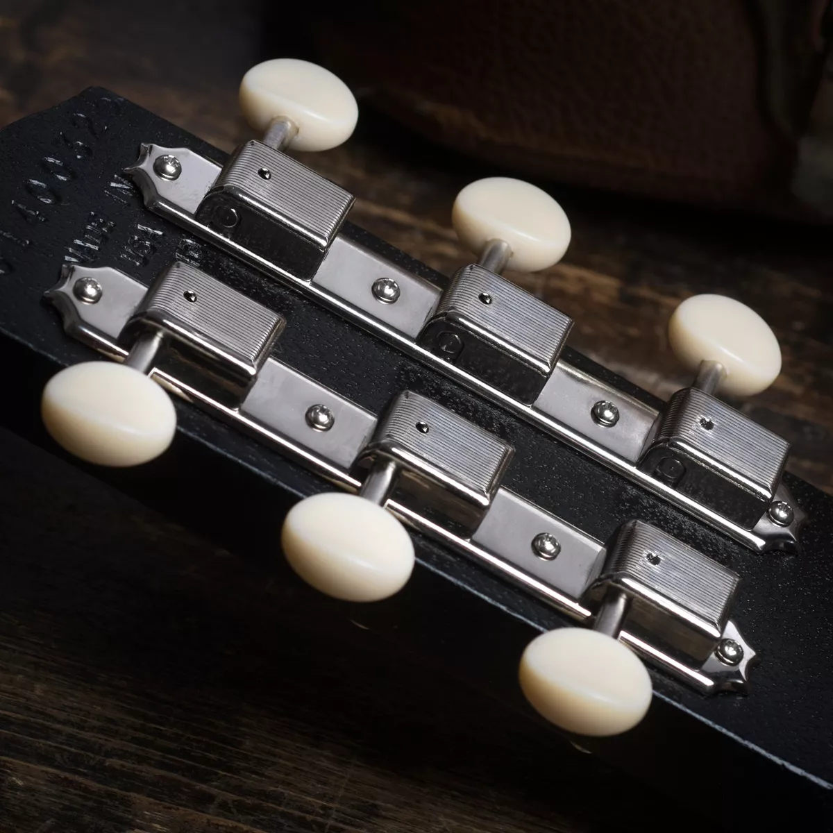 Clavijas de afinación estilo vintage Golden Age, 3 en placa Clavijas de afinación estilo vintage Golden Age, 3 en placa