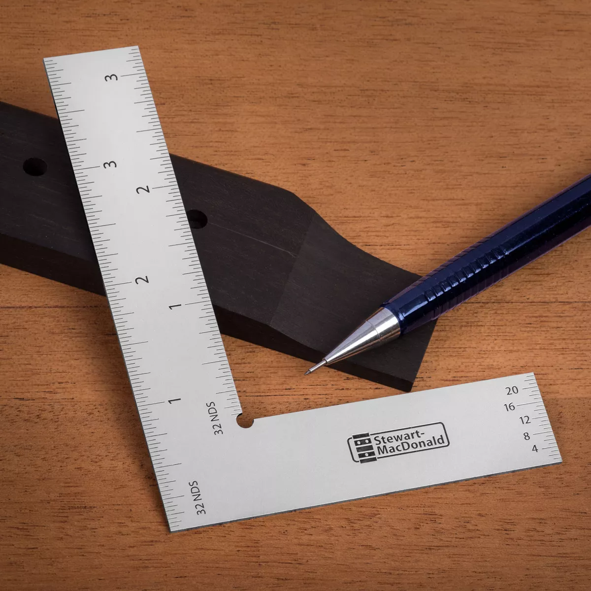 Plaza de StewMac Luthier Plaza de StewMac Luthier