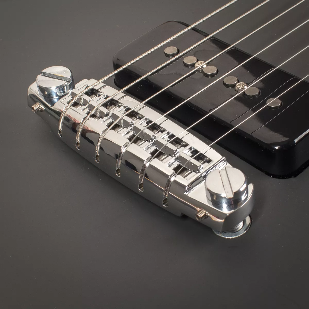 Puente envolvente wraparound de perfil bajo Golden Age con pernos estándar Puente envolvente wraparound de perfil bajo Golden Age con pernos estándar