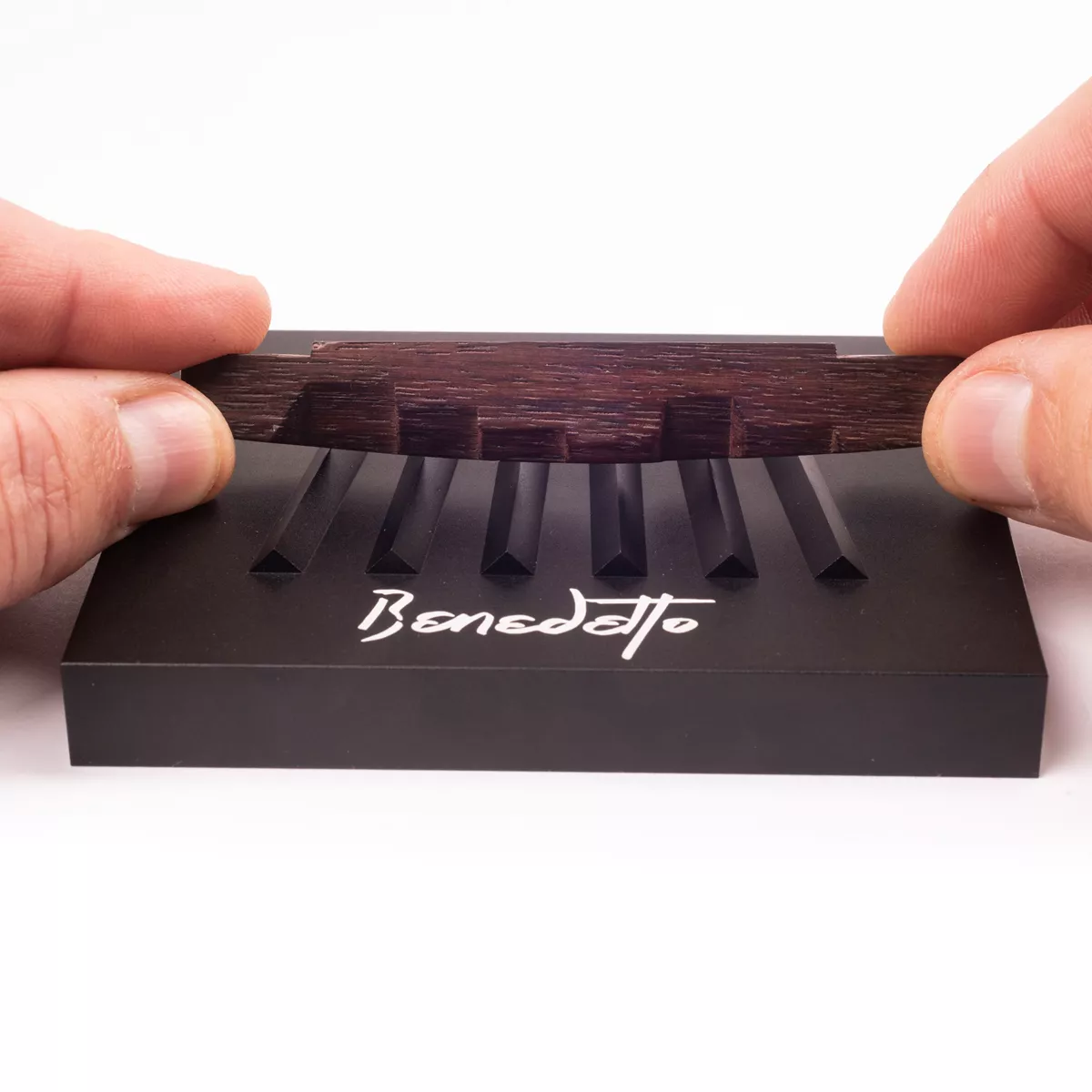 Marcador de cuerdas para puente de guitarra archtop Benedetto Marcador de cuerdas para puente de guitarra archtop Benedetto