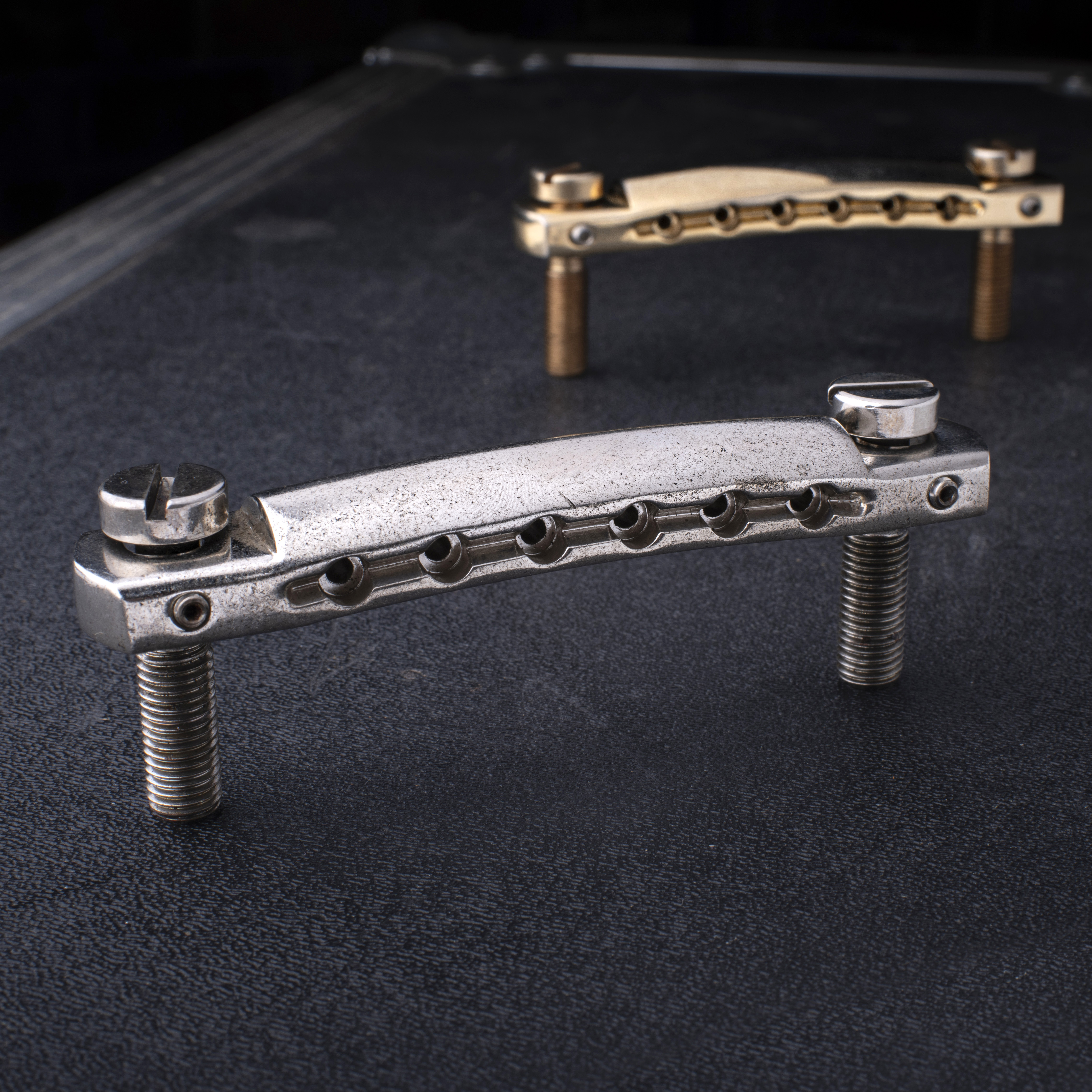 Puente envolvente (Wraparound) de aluminio envejecido GuitarSlinger con tratamiento criogénico Puente envolvente (Wraparound) de aluminio envejecido GuitarSlinger con tratamiento criogénico