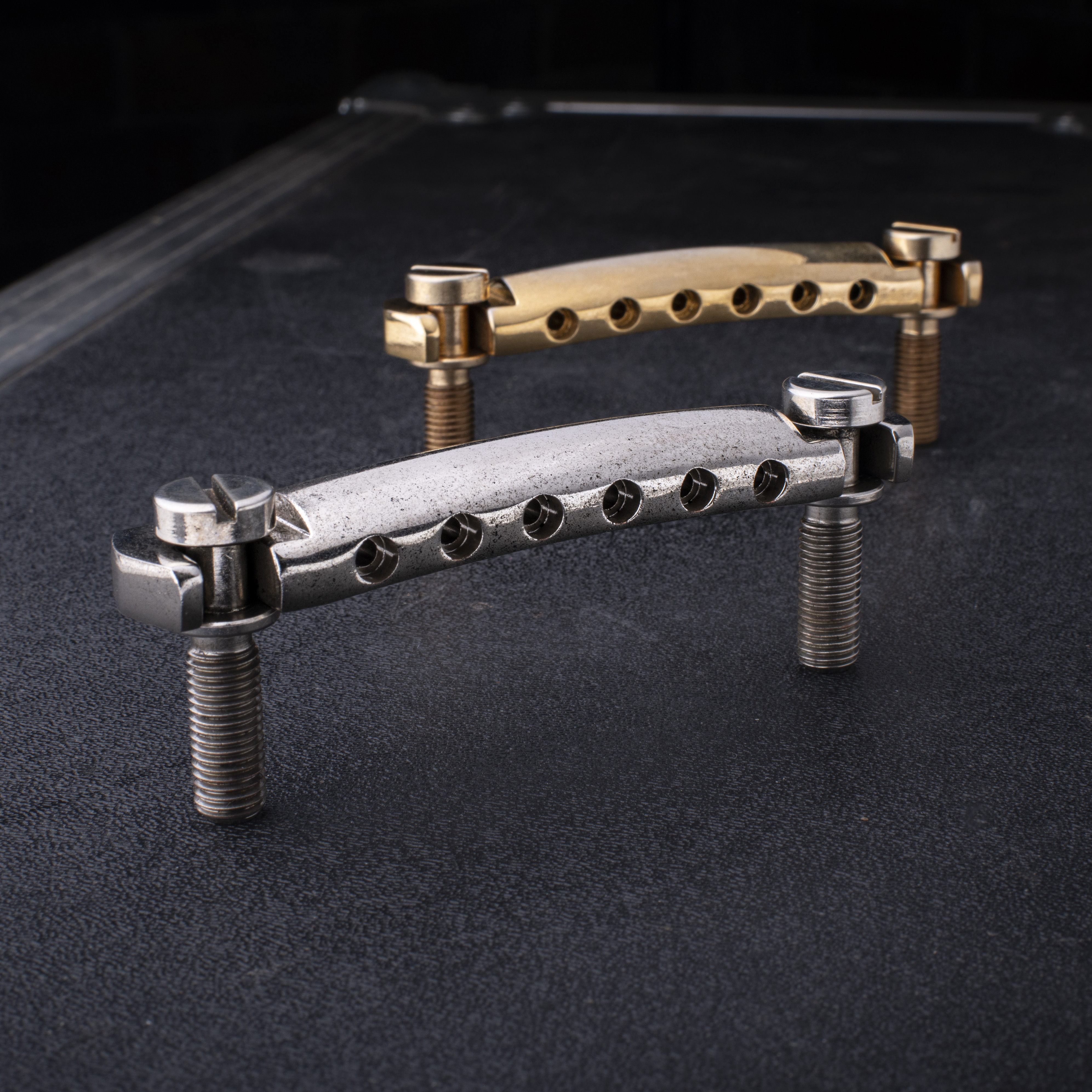 Cordal fijo de aluminio envejecido GuitarSlinger con tratamiento criogénico Cordal fijo de aluminio envejecido GuitarSlinger con tratamiento criogénico