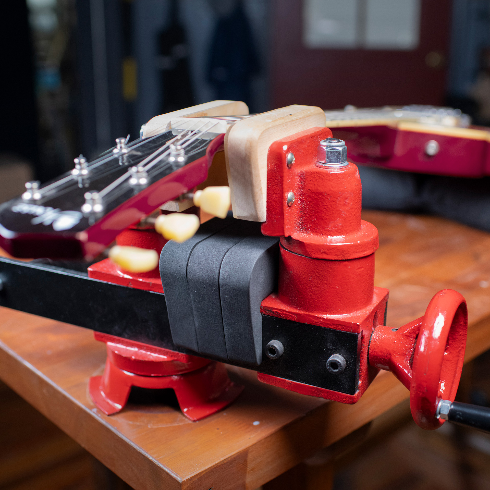 Protector de mástil para el Tornillo de banco para reparar guitarras