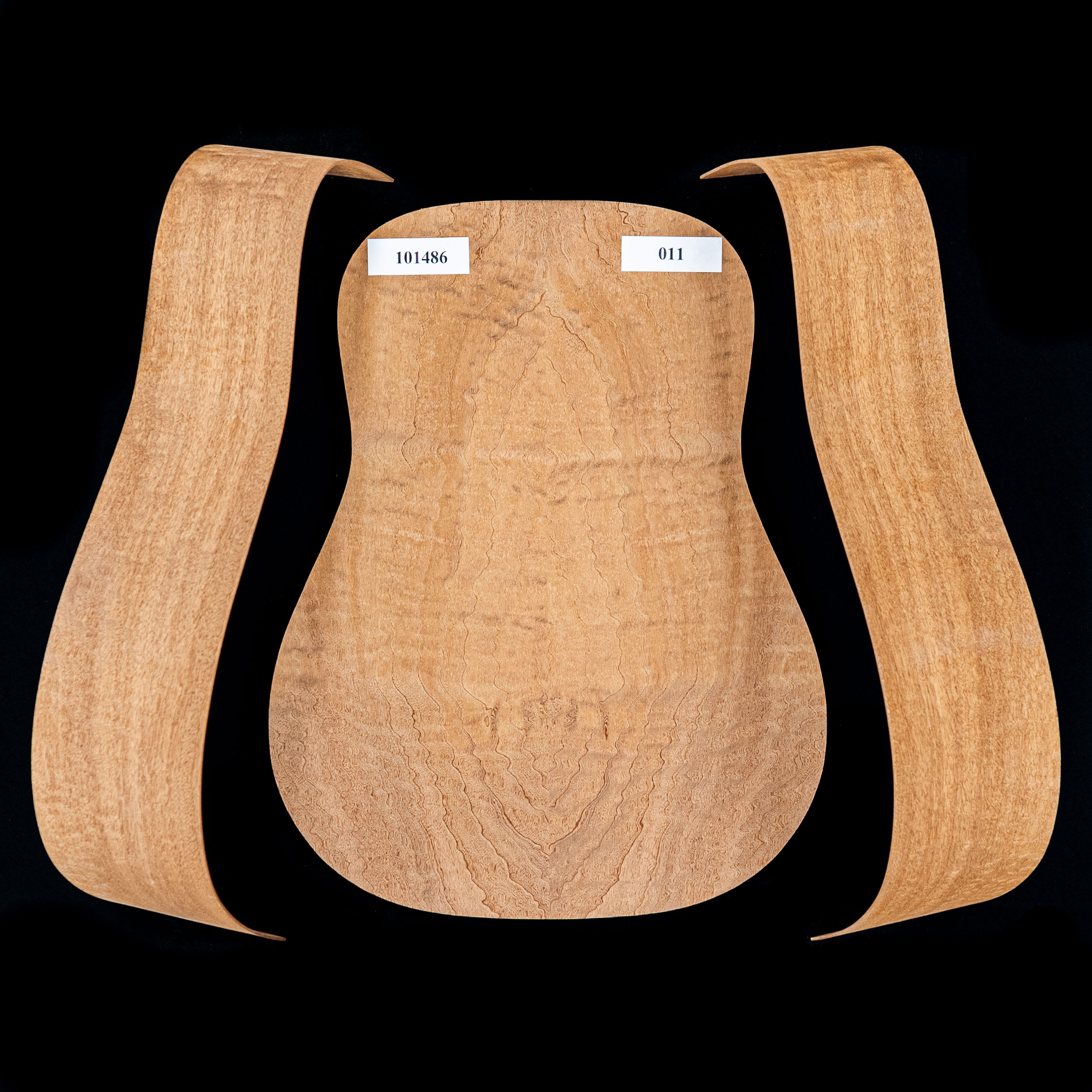 Figura Sapele unido por detrás + set de aros doblados para guitarra Dreadnought - 011 Figura Sapele unido por detrás + set de aros doblados para guitarra Dreadnought - 011