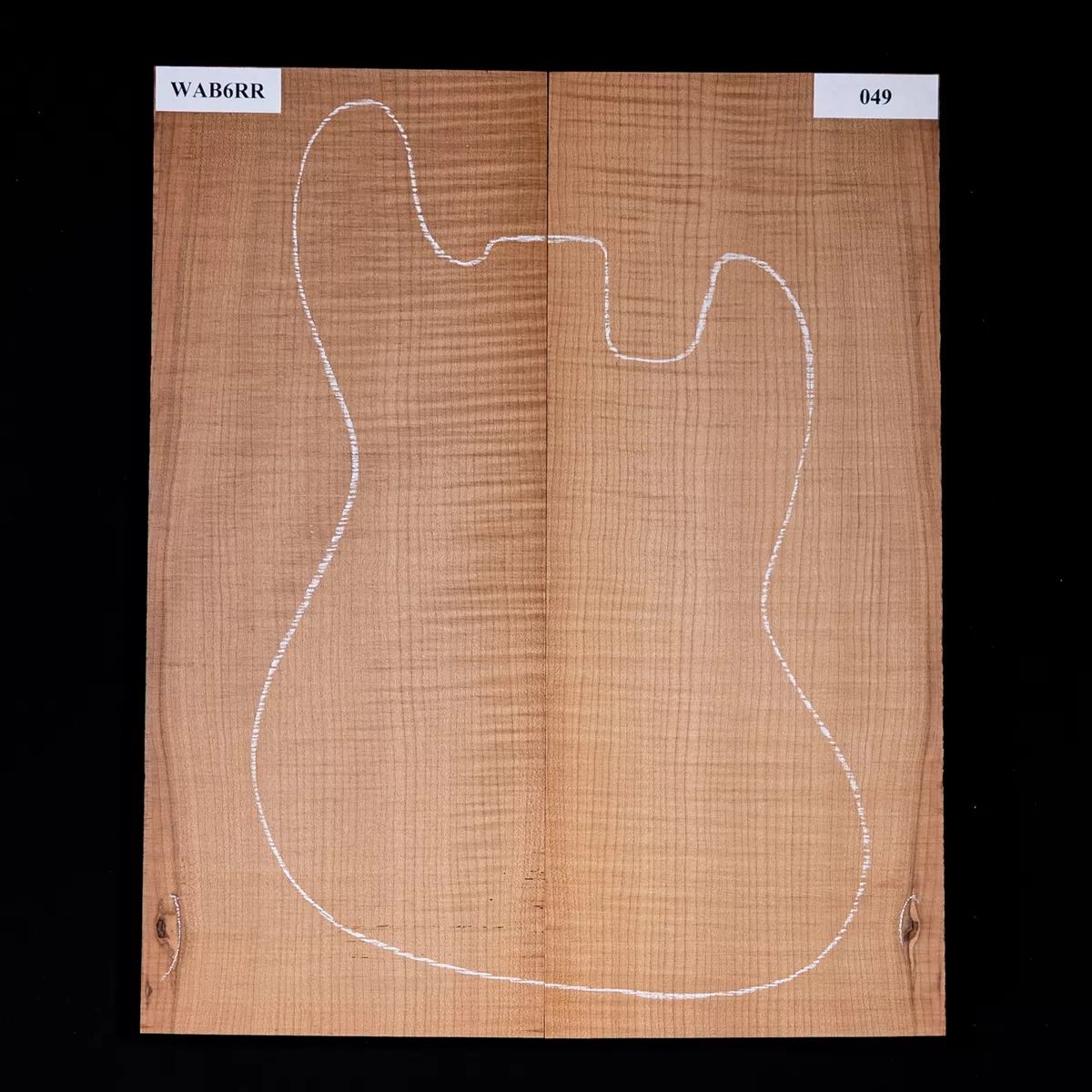 Tapa laminada de arce de hoja grande con flameado intenso, torrefactada – 049 Tapa laminada de arce de hoja grande con flameado intenso, torrefactada – 049