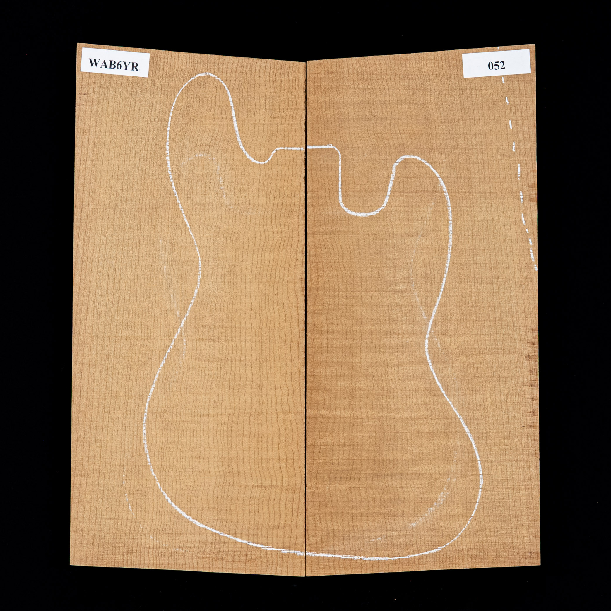 Top tallado en arce torrefactado Bigleaf de llama alta - 052 Top tallado en arce torrefactado Bigleaf de llama alta - 052