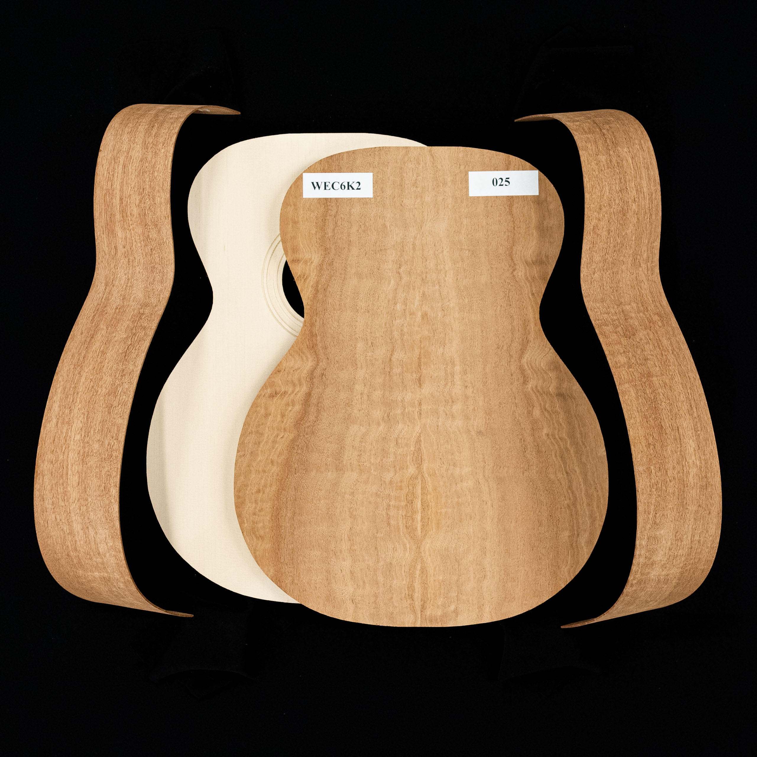 WoodStax Figura OM kit de guitarra Sapele, mástil atornillado - 025 WoodStax Figura OM kit de guitarra Sapele, mástil atornillado - 025