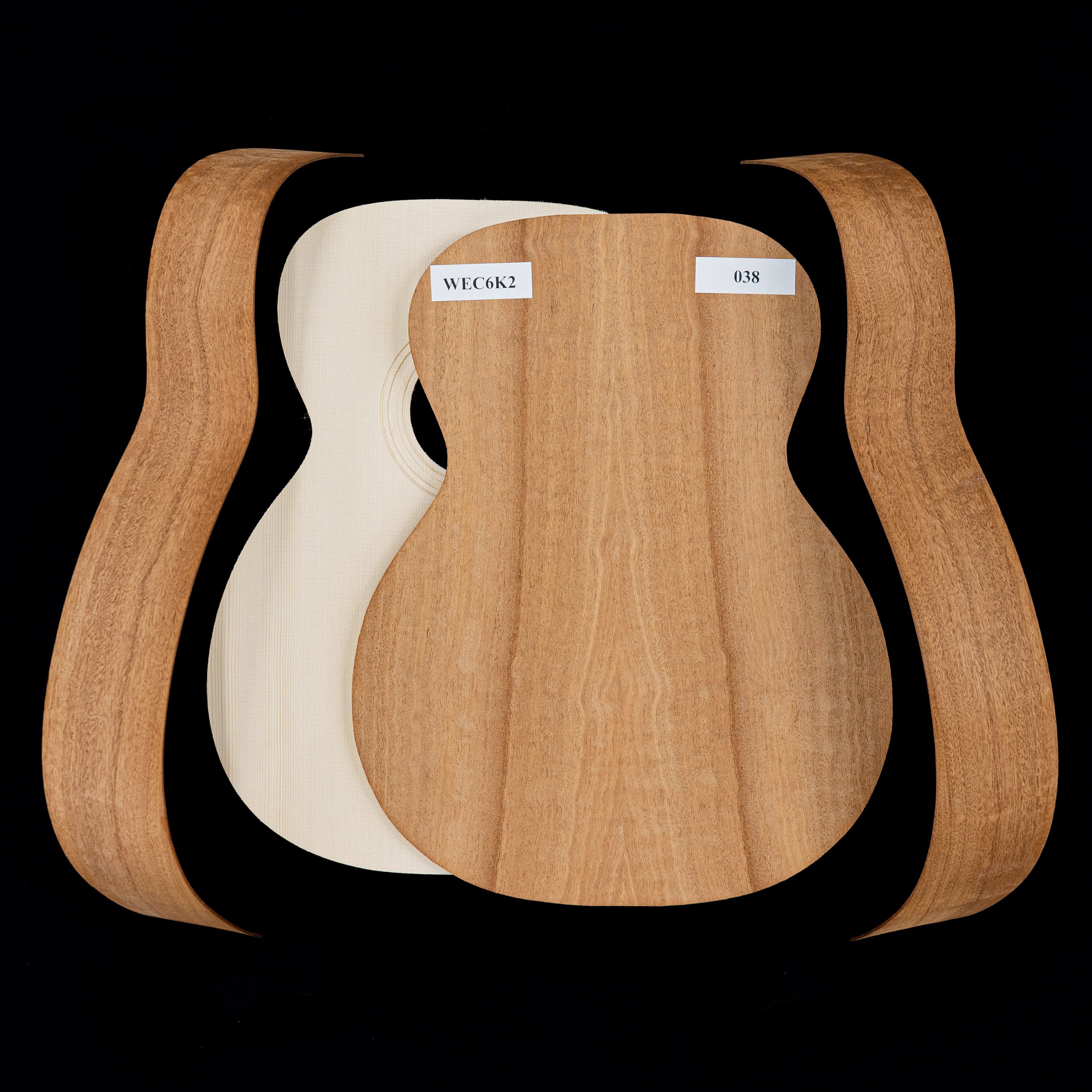 WoodStax Figura OM kit de guitarra Sapele, mástil atornillado - 038 WoodStax Figura OM kit de guitarra Sapele, mástil atornillado - 038