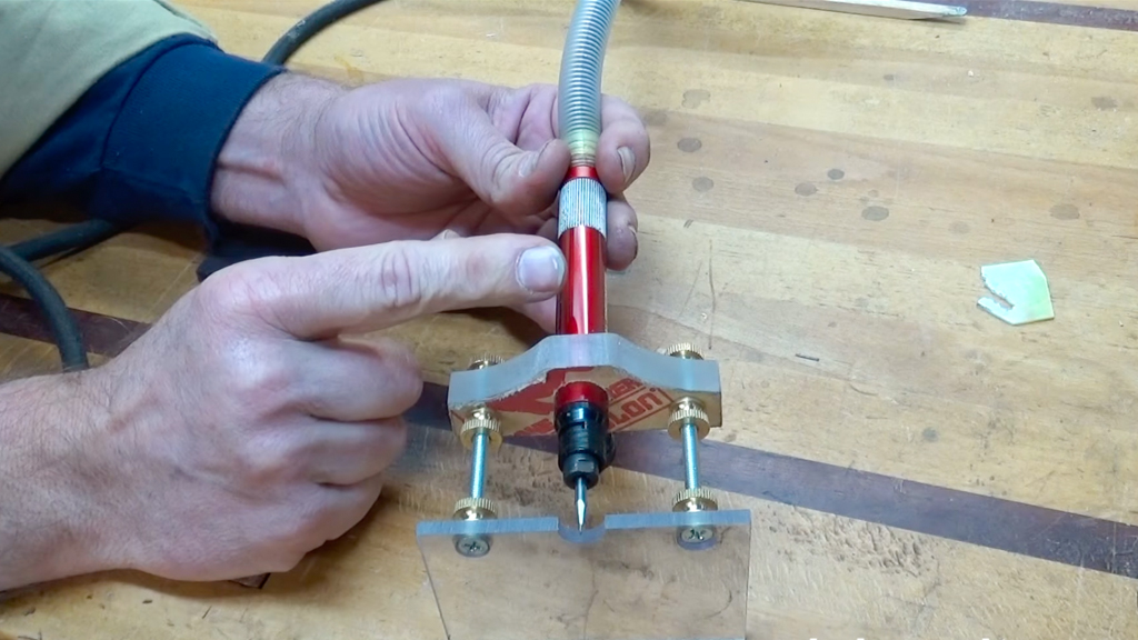 Consejo de herramienta de incrustación - Bolsa de correo Luthier Tips du Jour