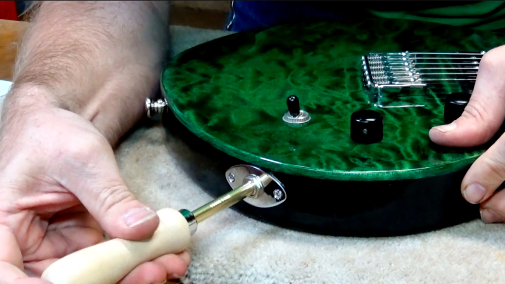 Herramienta Jack The Gripper - Bolsa de correo Luthier Tips du Jour