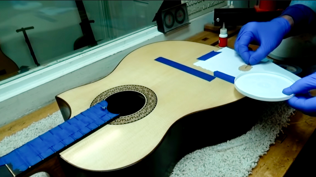 Reparación de arañazos de guitarra - Bolsa de correo Luthier Tips du Jour