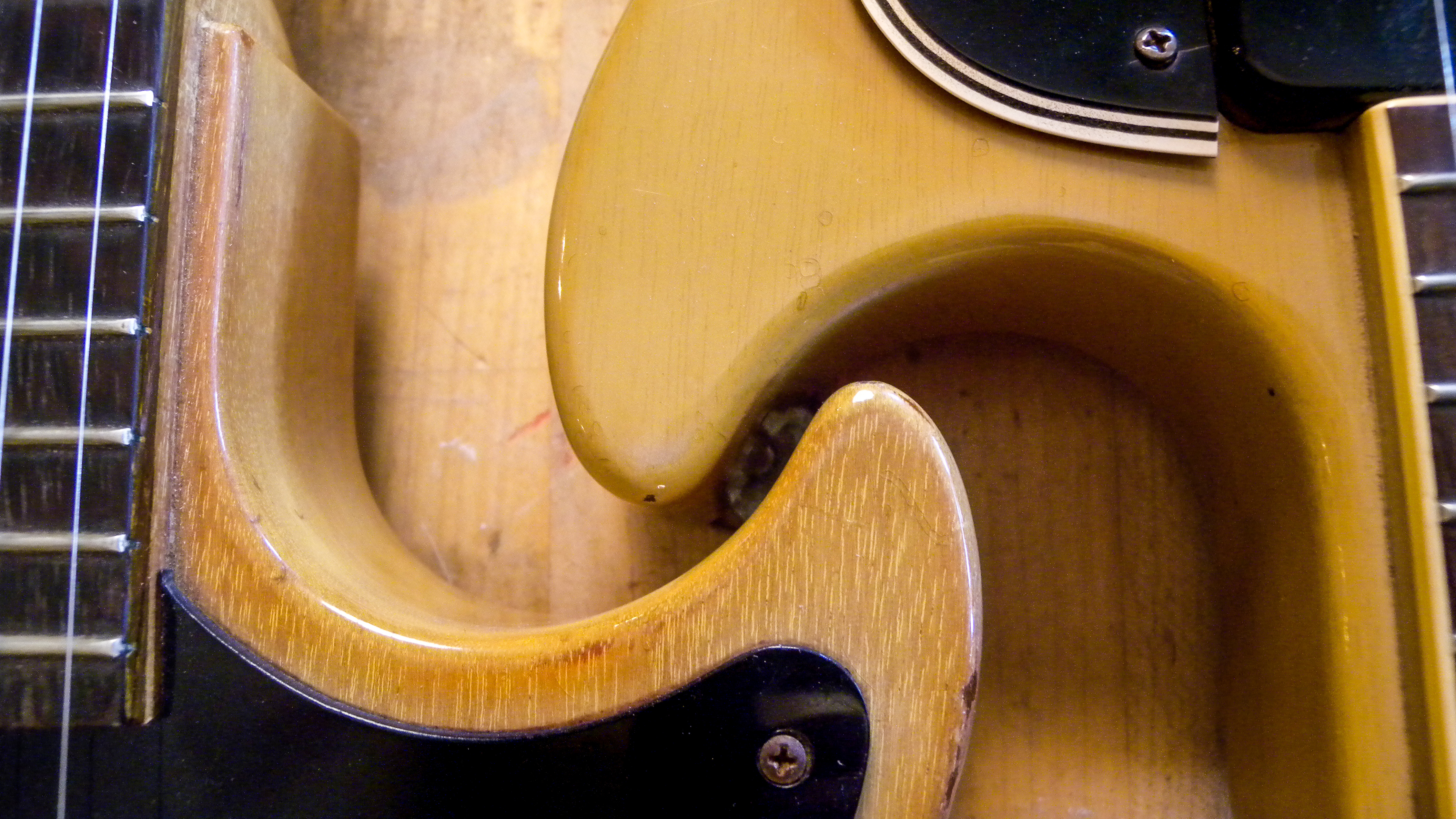 1955 Gibson TV finish: recreando ese exclusivo amarillo transparente