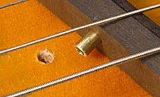 Orificio para cable de pastilla