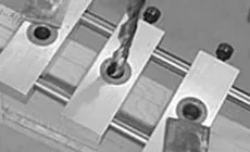 Plantilla de taladro para máquina de ajuste