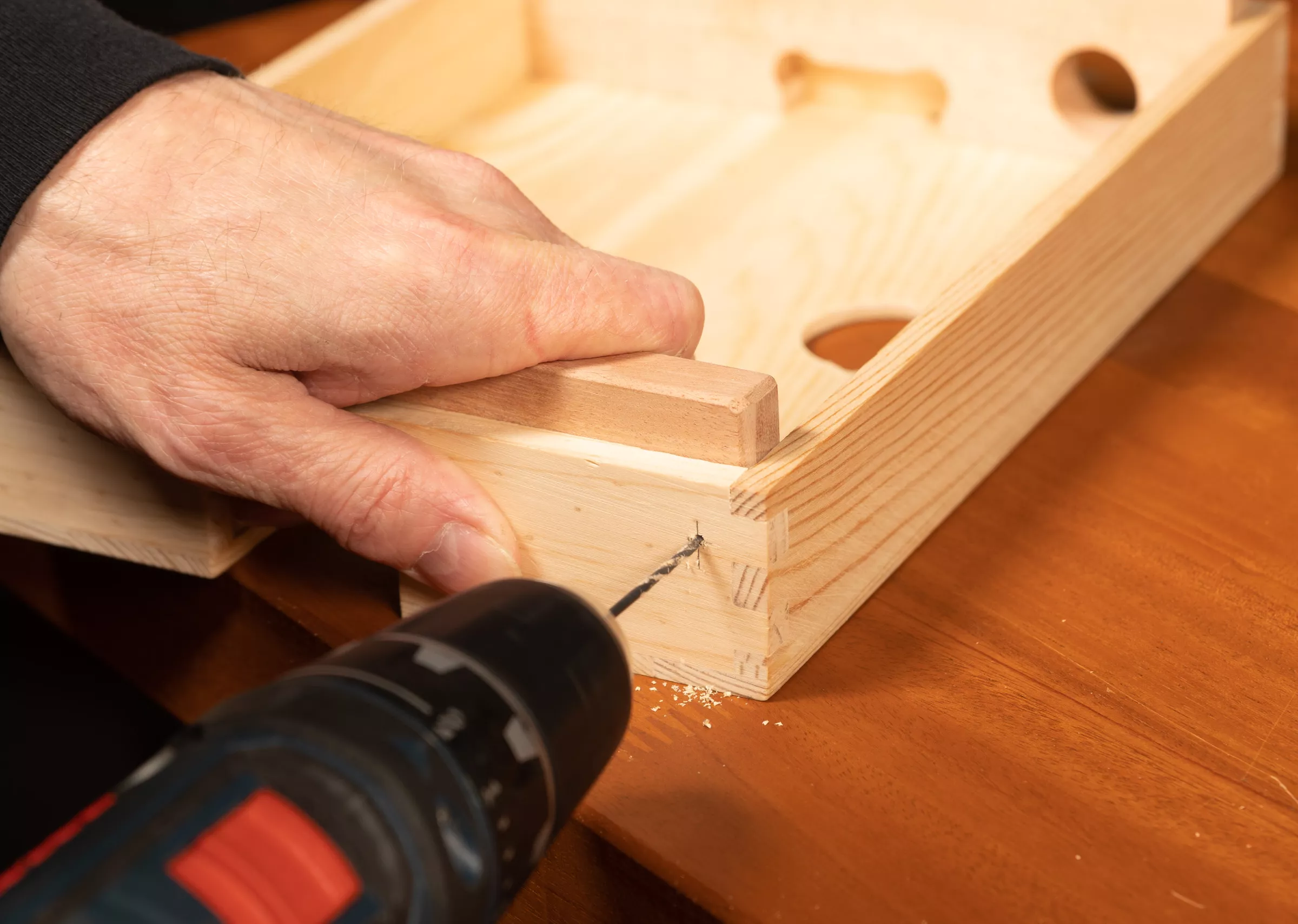 pho014 agujeros para los botones de la correa de taladro.jpg