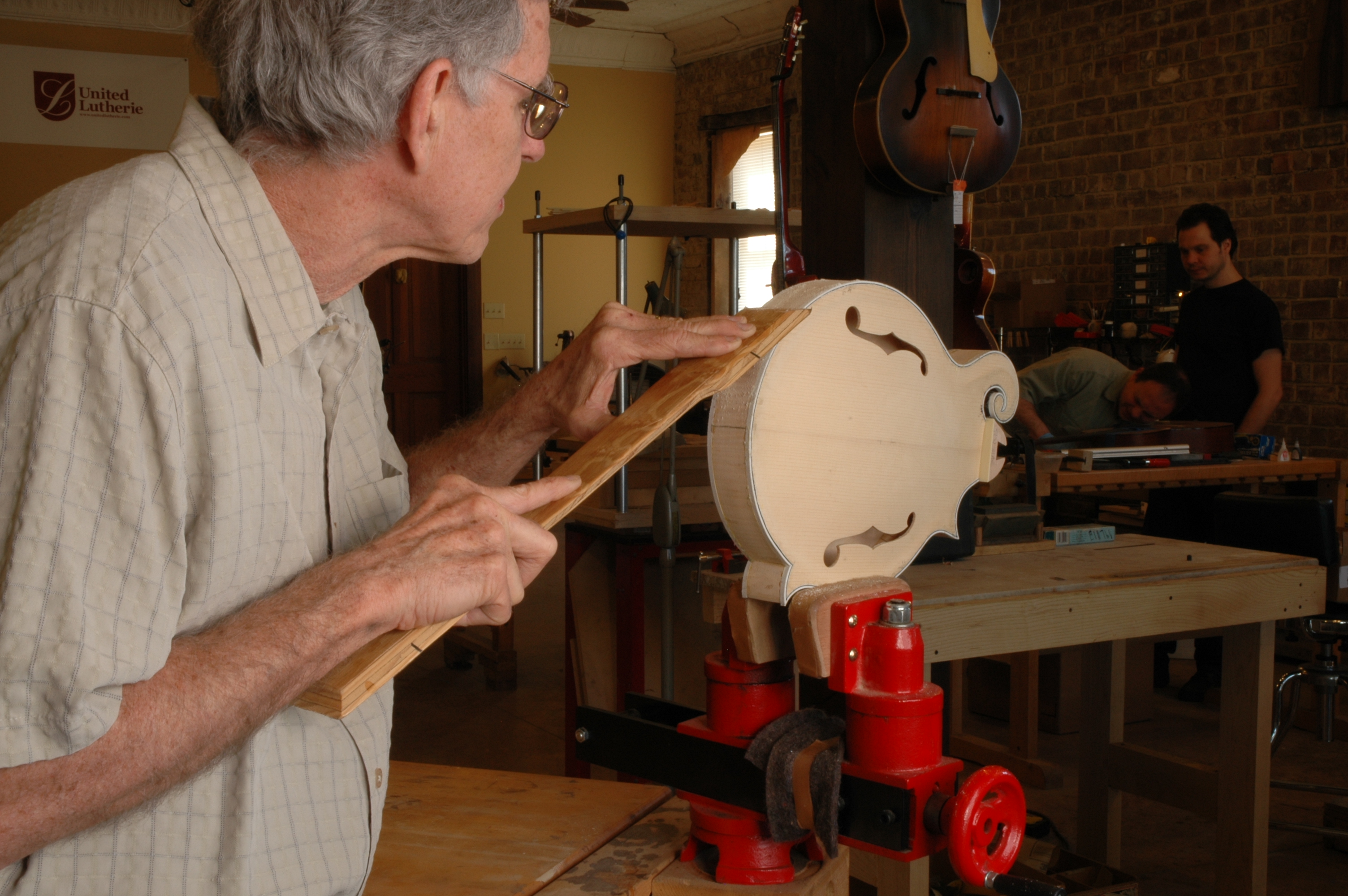 Papeles de lija especiales para luthiers