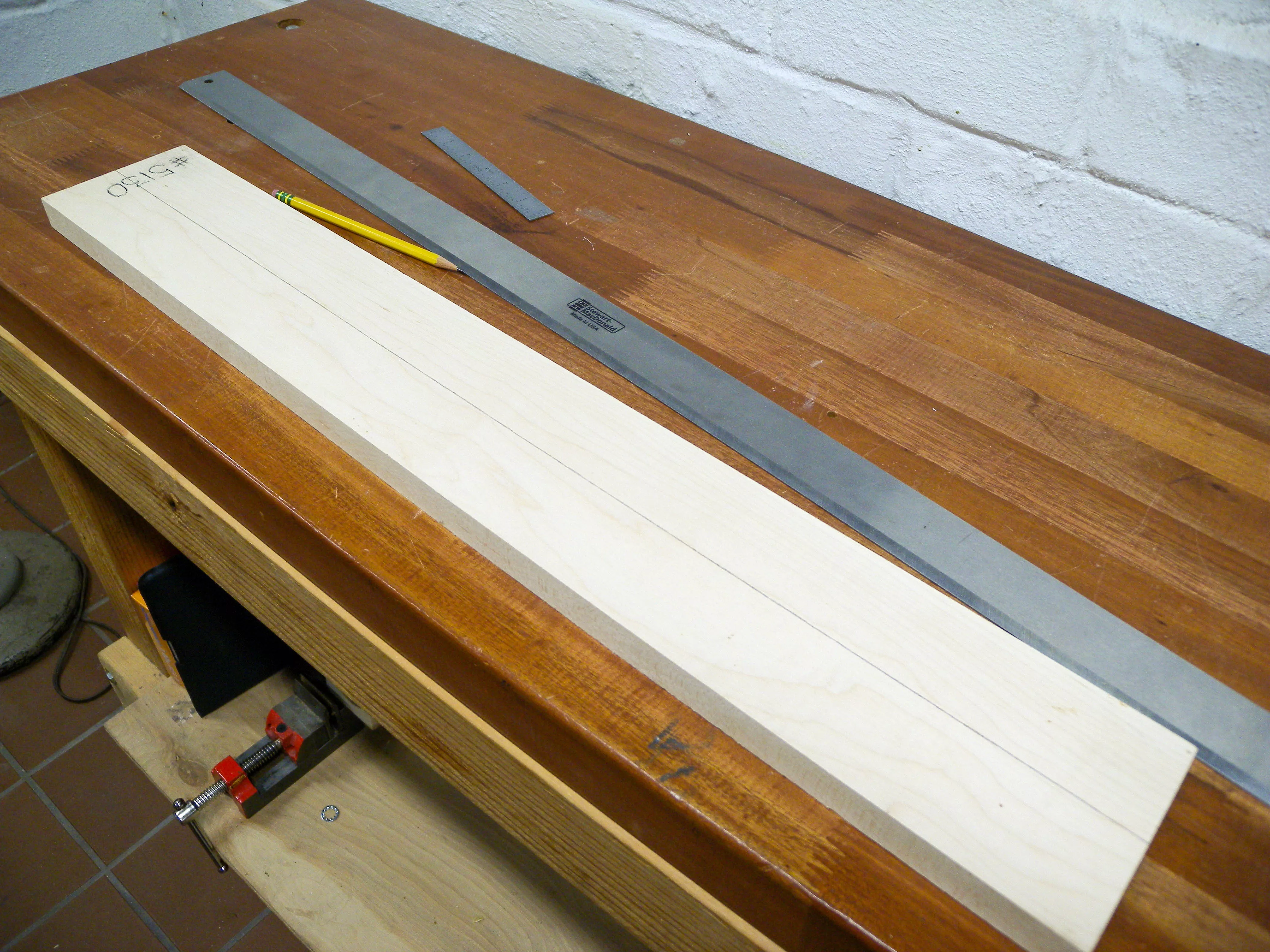 pho001 línea central dibujada en blanco con herramientas