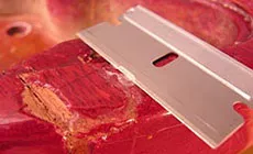 Raspar el antiguo pegamento