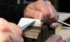 Foto: pulir una tuerca