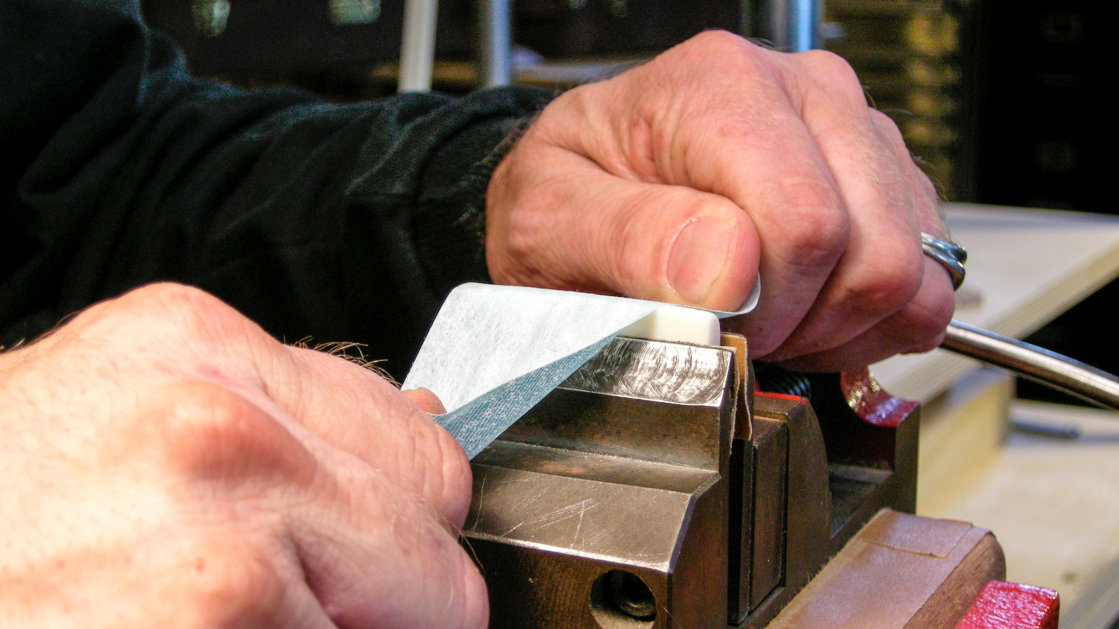 Papeles de pulido: abrasivos flexibles y reutilizables