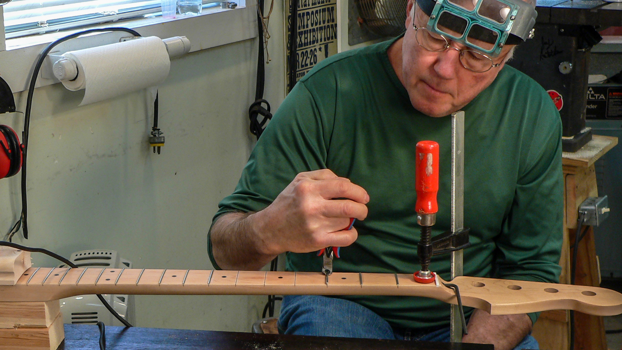 El bajo de Dan Erlewine en Facebook