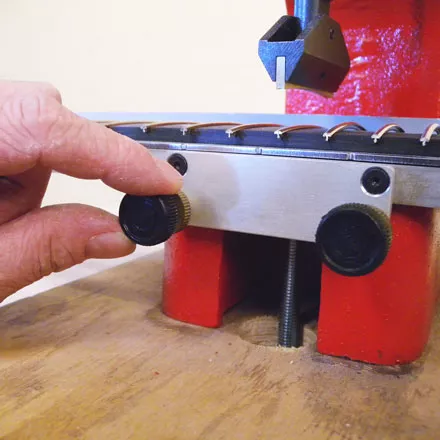 Instalación de los trastes sin acoplar