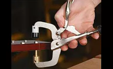 Prensa en un casquillo de sintonizador