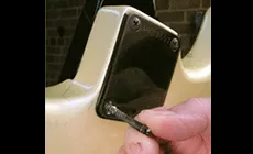 Tornillo de montaje suelto