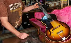 Frank con música de águila azul