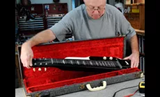 Dan desempaquetando el regazo de Supro