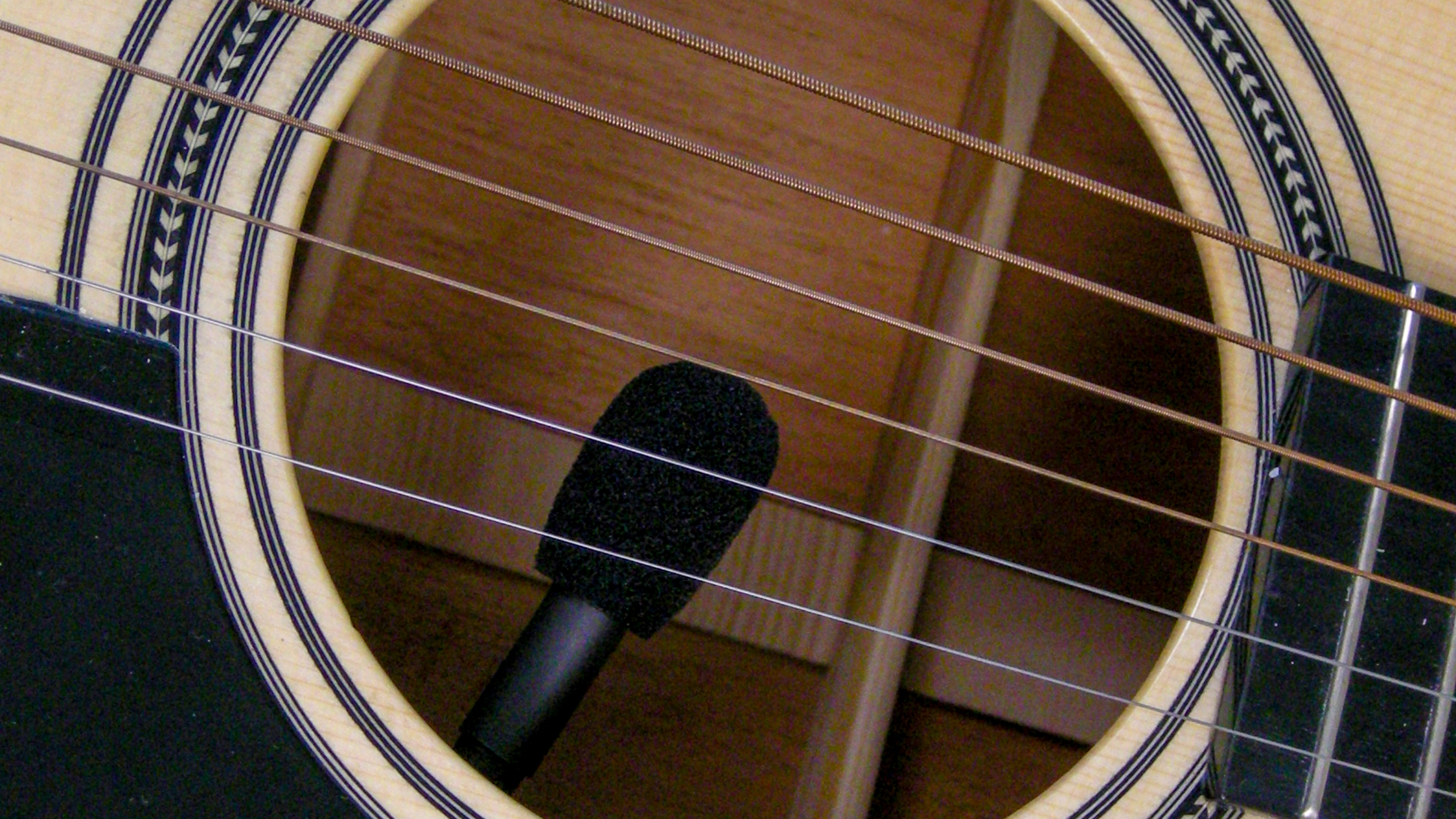 Cómo elegir el pastilla adecuado para tu guitarra acústica