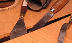 Reparación de la parte trasera de la guitarra