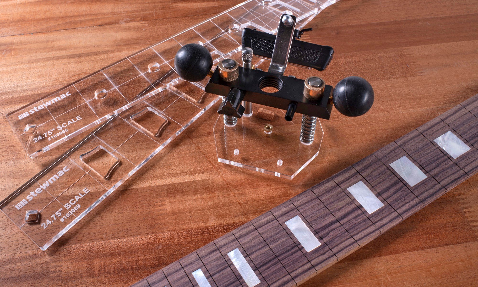 Incrustaciones de diapasón de fresado