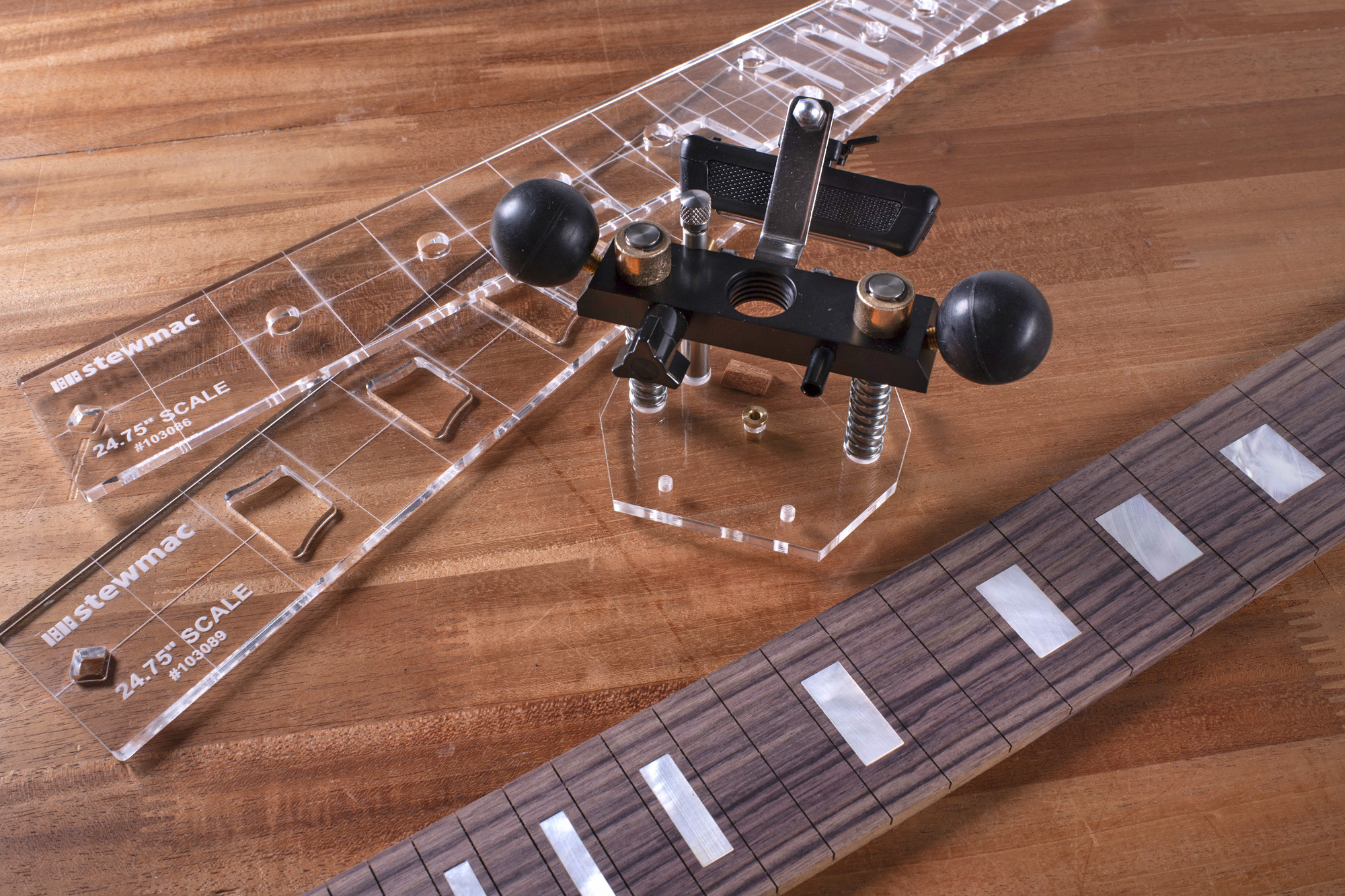 Herramientas de fresado por incrustación de diapasón