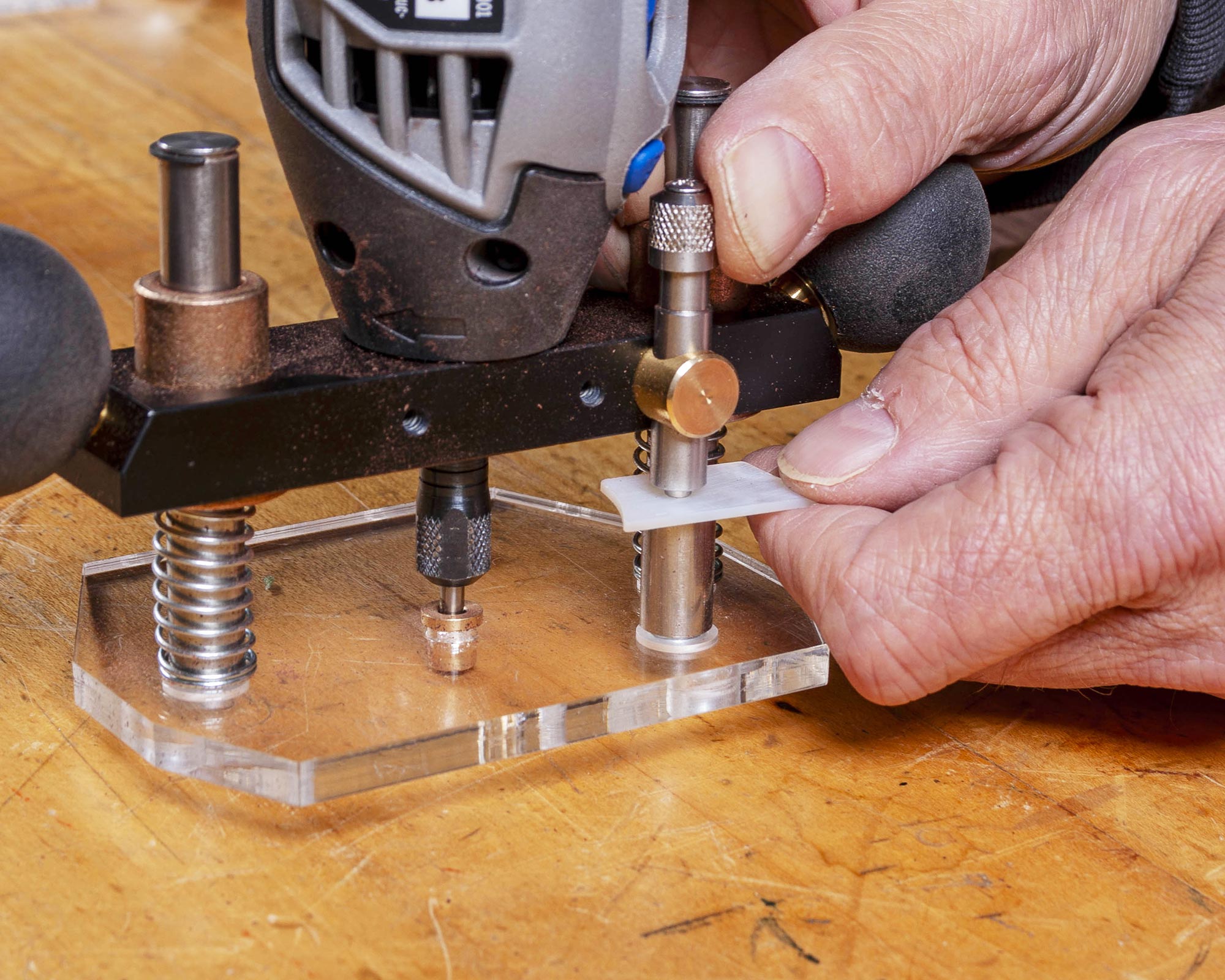 Ajuste el tope de profundidad micro.