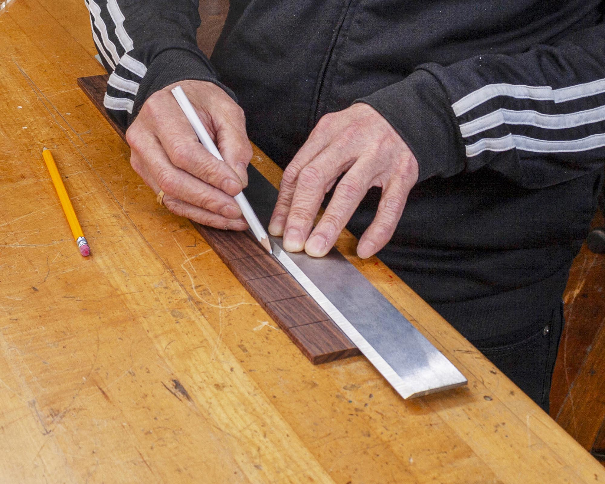 Dibuje una línea central.