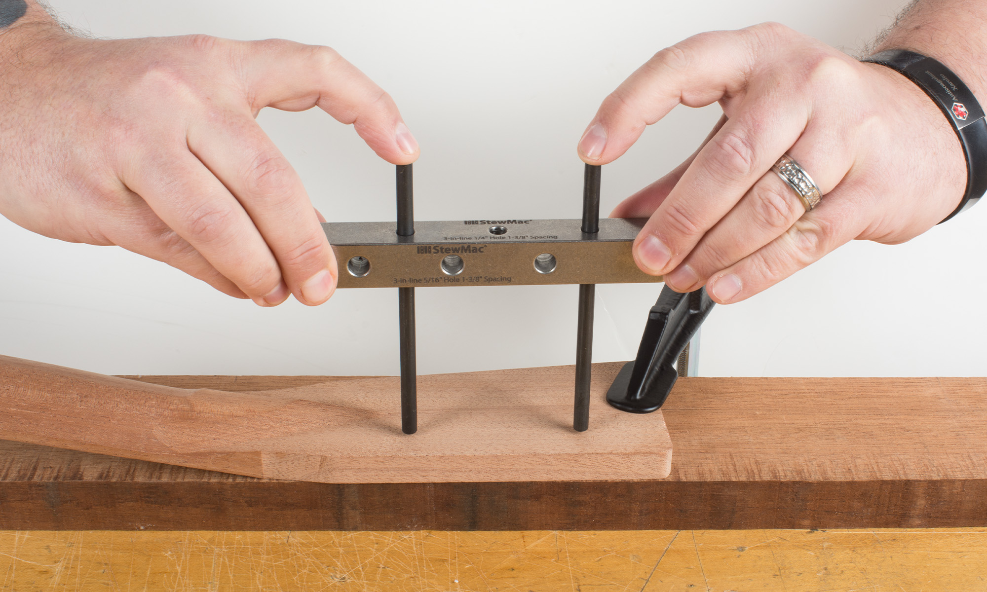 Guía de Broca para Clavijeros Instrucciones 