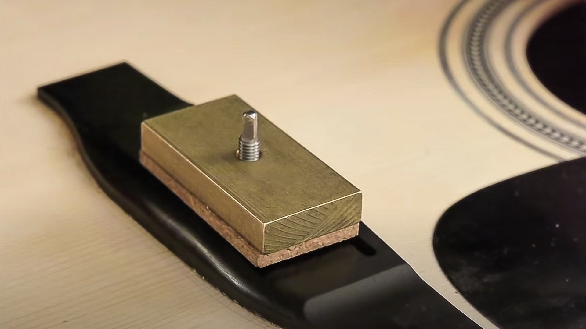 Herramienta de reparación de puentes de guitarra BridgeSaver