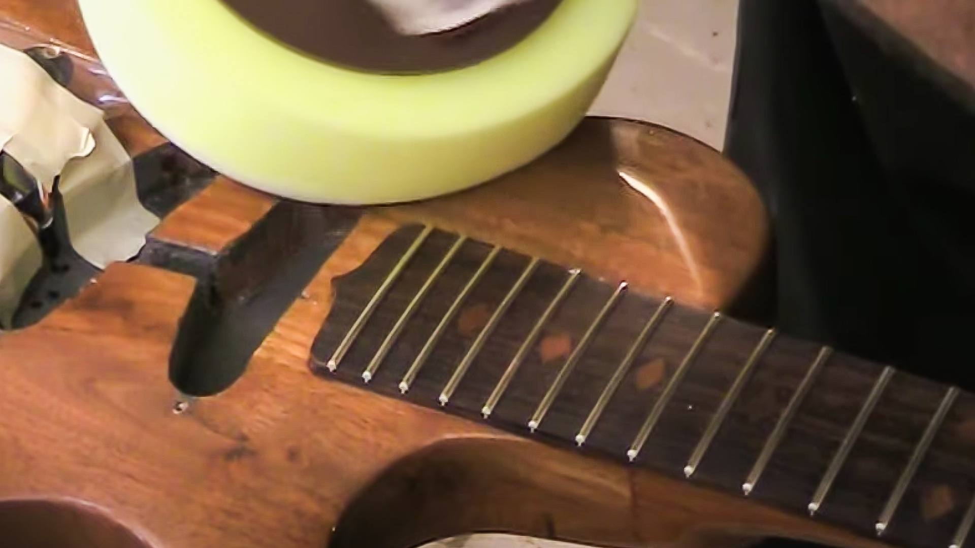 Almohadilla pulidora de espuma para acabado de guitarra