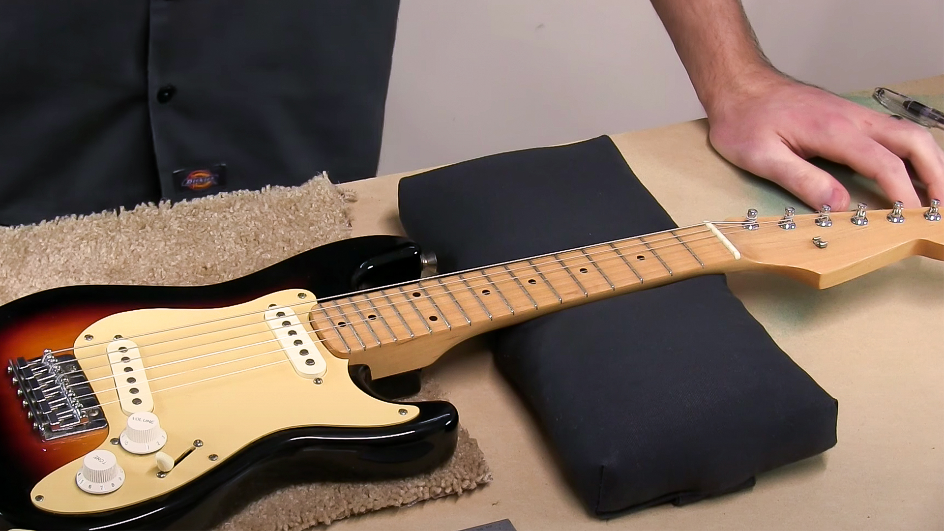 Vídeo sobre el Soporte de Mástil de StewMac Deadblow